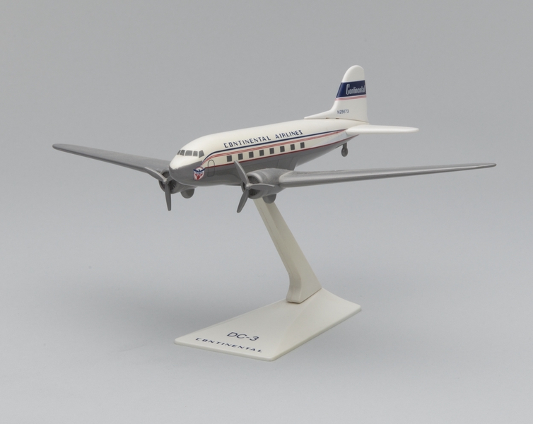 Image: model airplane: Continental Airlines, Douglas DC-3
