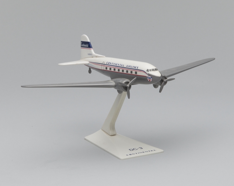 Image: model airplane: Continental Airlines, Douglas DC-3