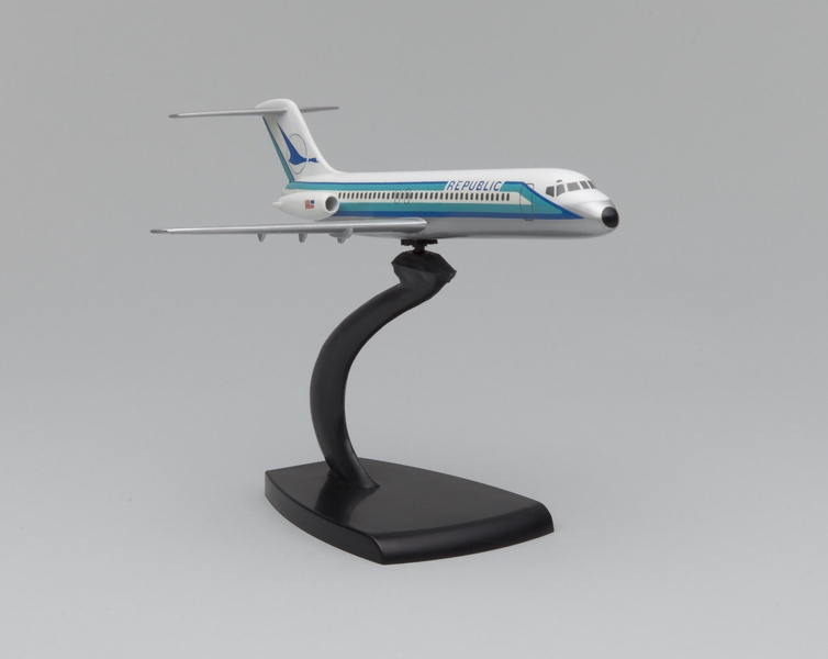 Image: model airplane: Republic Airlines, Douglas DC-9