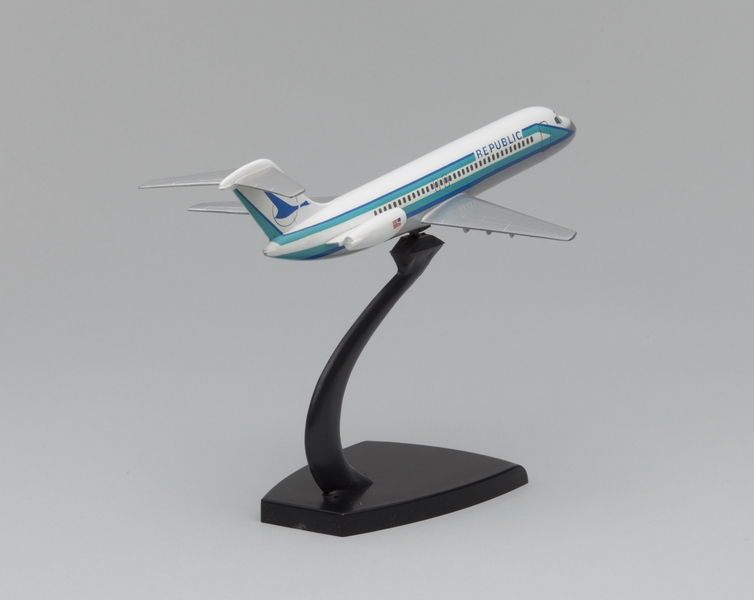 Image: model airplane: Republic Airlines, Douglas DC-9