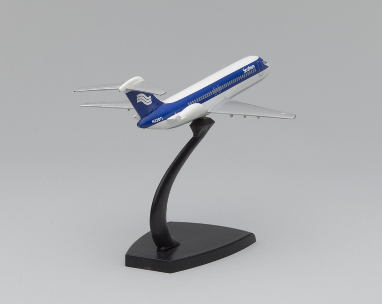 Image: model airplane: Southern Airlines, Douglas DC-9-10