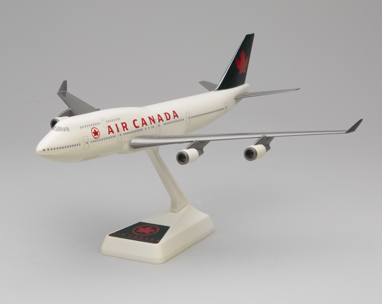 Image: model airplane: Air Canada, Boeing 747-400