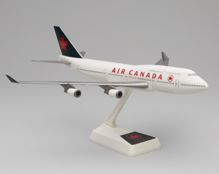Image: model airplane: Air Canada, Boeing 747-400