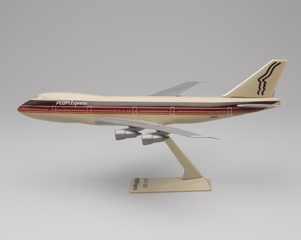 Image: model airplane: PeoplExpress, Boeing 747-200