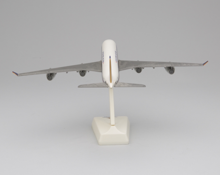 Image: model airplane: Singapore Airlines, Airbus A340