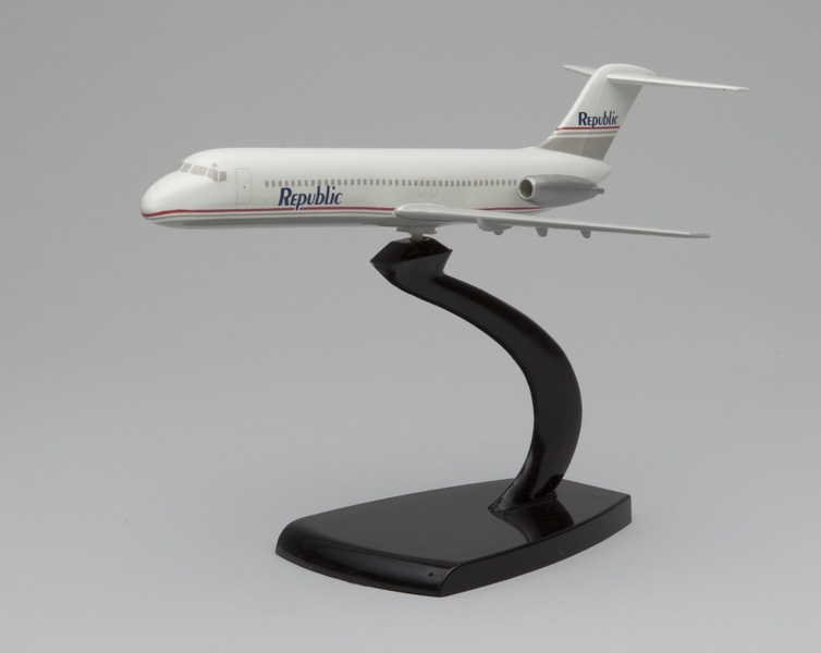 Image: model airplane: Republic Airlines, Douglas DC-9