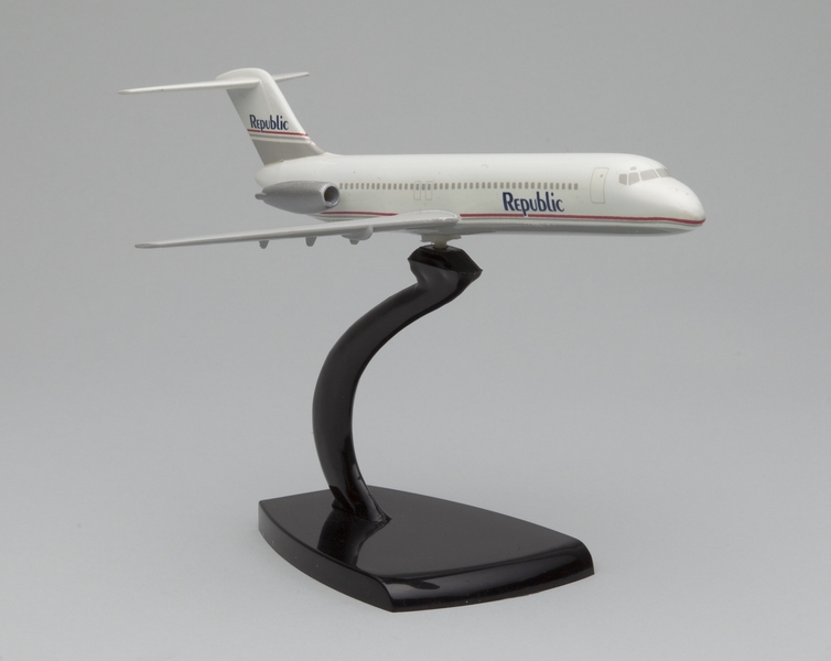 Image: model airplane: Republic Airlines, Douglas DC-9