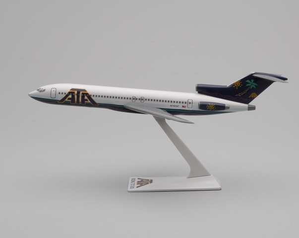 Model airplane: American Trans Air (ATA), Boeing 727-200