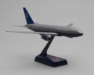 Image: model airplane: United Airlines, Boeing 767
