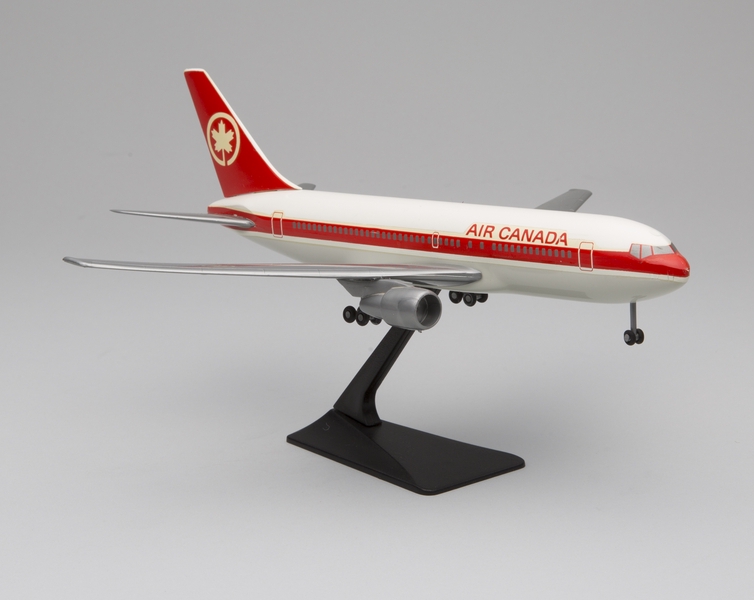 Image: model airplane: Air Canada, Boeing 767