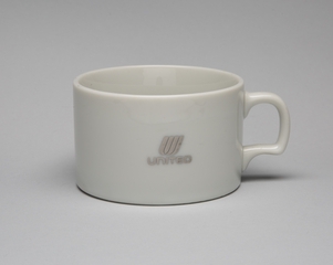 Image: coffee cup: United Airlines