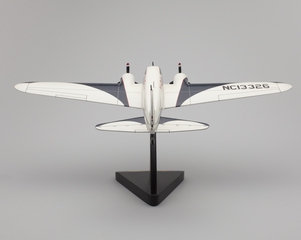 Image: model airplane: United Air Lines, Boeing 247