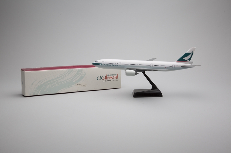 Image: model airplane: Cathay Pacific Airways, Boeing 777-200