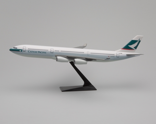 Model airplane: Cathay Pacific Airways, Airbus A340-300