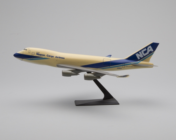 Model airplane: Nippon Cargo Airlines, Boeing 747