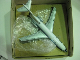 Image: miniature model airplane: Pan American World Airways, Boeing 727-100