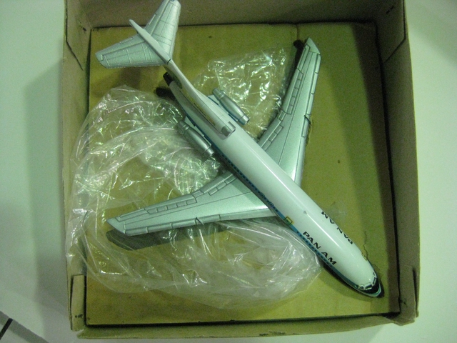 Miniature model airplane: Pan American World Airways, Boeing 727-100