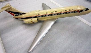 Image: model airplane: Delta Air Lines, Douglas DC-9