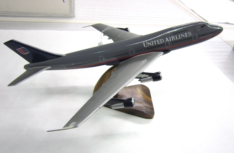 Image: model airplane: United Airlines, Boeing 747
