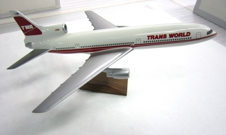 Image: model airplane: TWA (Trans World Airlines), Lockheed L-1011 TriStar