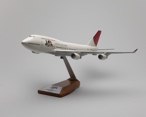 Image: model airplane: Japan Airlines, Boeing 747-400
