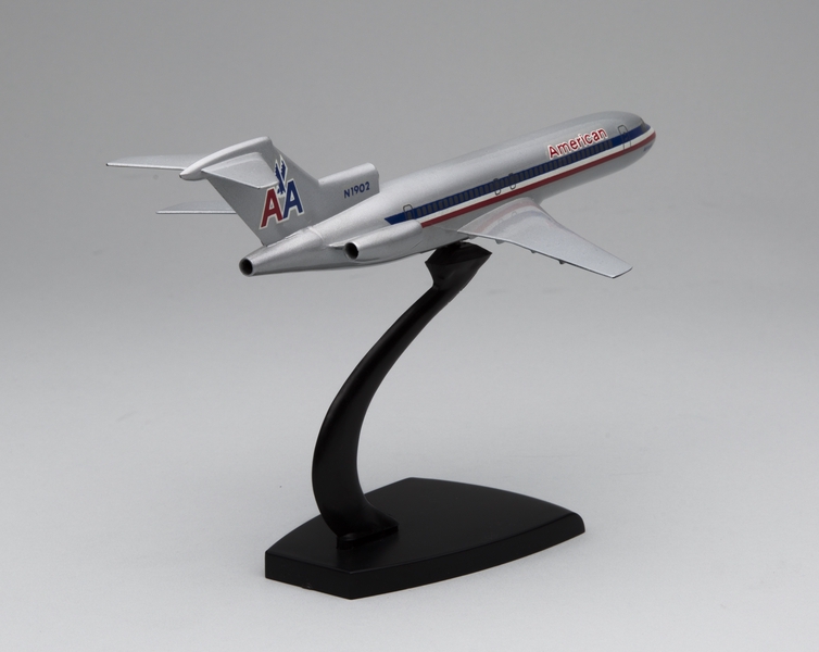 Image: model airplane: American Airlines, Boeing 727