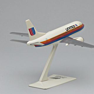 Image #2: model airplane: United Airlines, Boeing 737-300