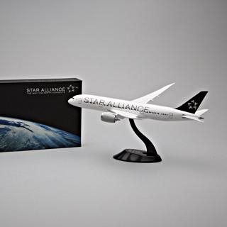 Image #3: model airplane: Star Alliance, Boeing 787-8