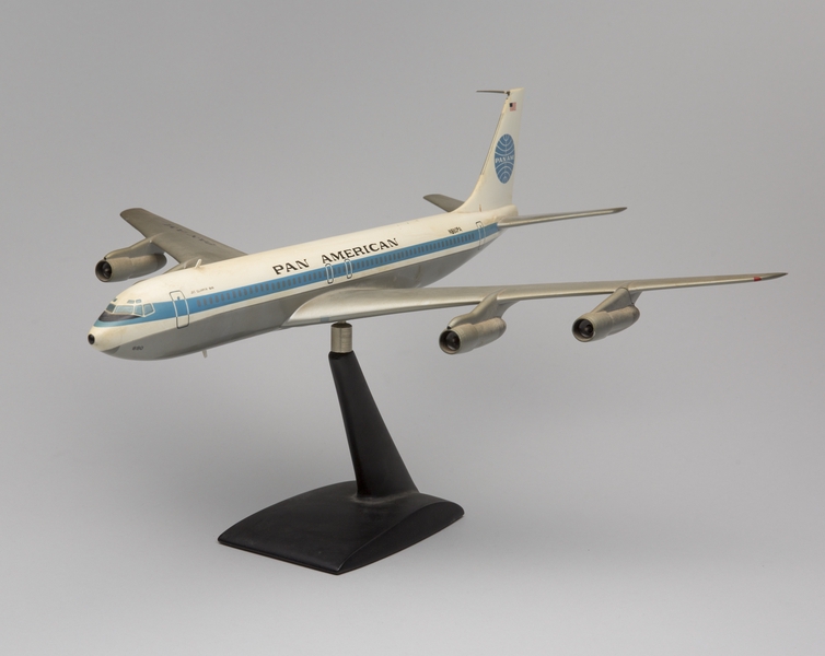 Image: model airplane: Pan American World Airways, Boeing 707-321B Clipper Sue