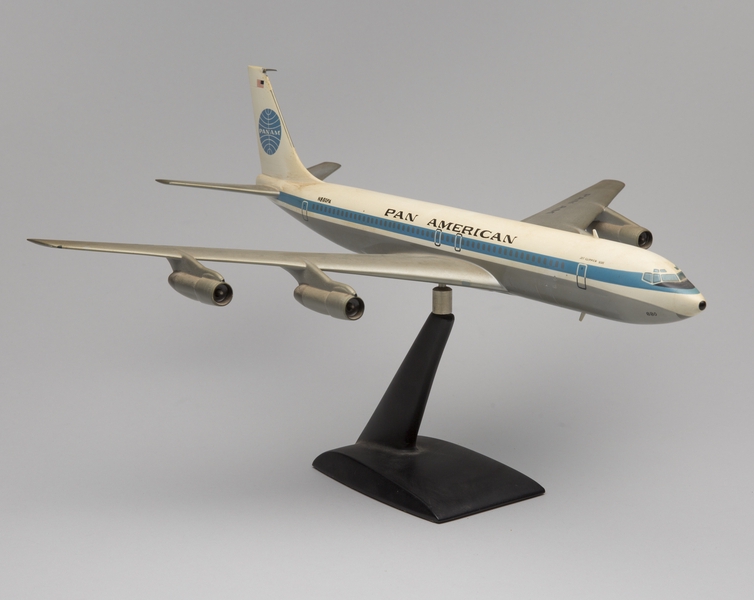 Image: model airplane: Pan American World Airways, Boeing 707-321B Clipper Sue