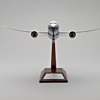 Image #4: model airplane: Boeing 787 Dreamliner