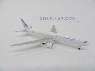 Image: miniature model airplane: Air France, Boeing 767