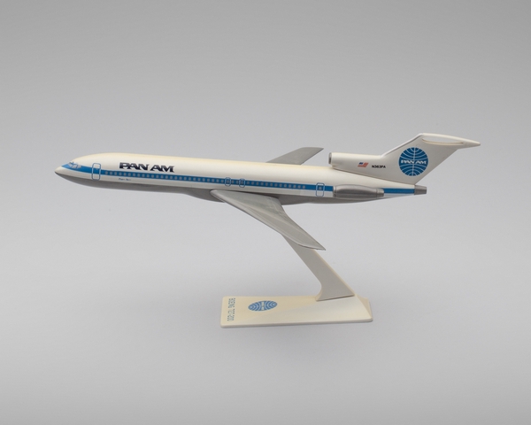 Model airplane: Pan American World Airways, Boeing 727-200 Clipper Racer