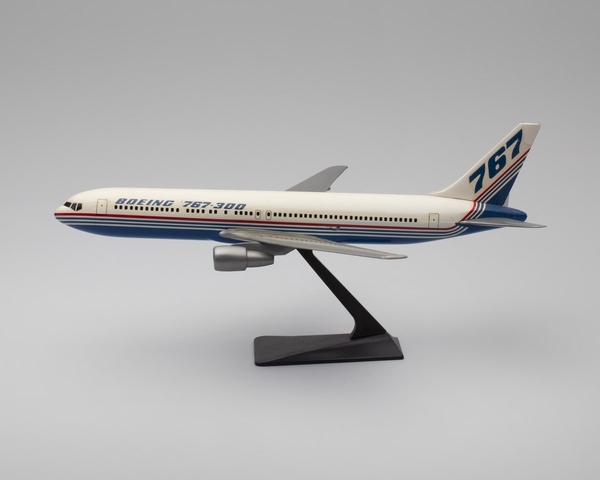 Model airplane: Boeing 767-300