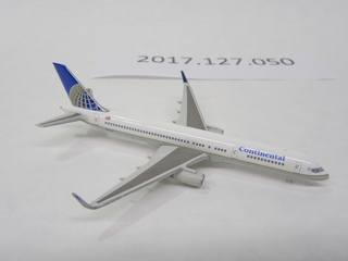 Image: miniature model airplane: Continental Airlines, Boeing 757-200