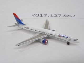 Image: miniature model airplane: Delta Air Lines, Boeing 757-200