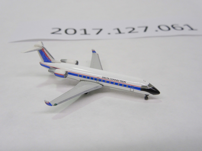 Image: miniature model airplane: Delta Connection / Skywest Airlines, Canadair Jet