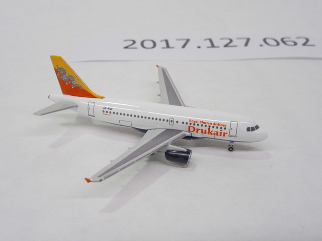 Miniature model airplane: Drukair, Airbus A319