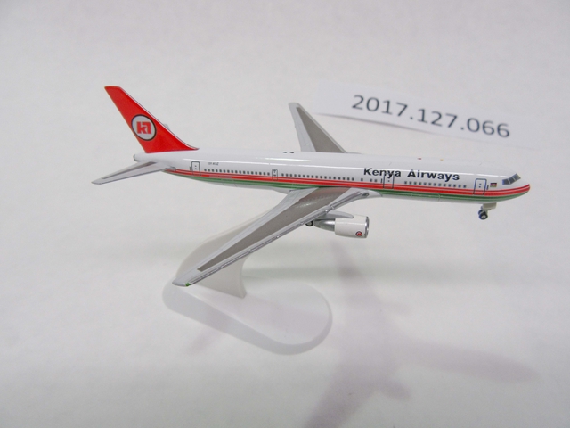 Miniature model airplane: Kenya Airways, Boeing 767-300