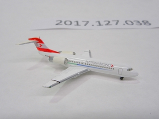 Image: miniature model airplane: Austrian Airlines, Fokker 70