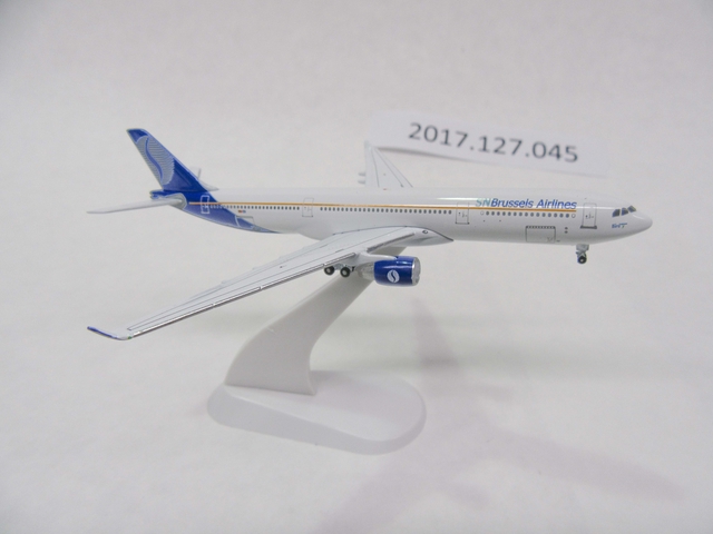 Miniature model airplane: SN Brussels Airlines, Airbus A330
