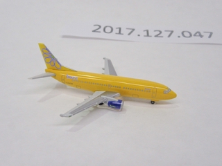 Image: miniature model airplane: Buzz, Boeing 737-300