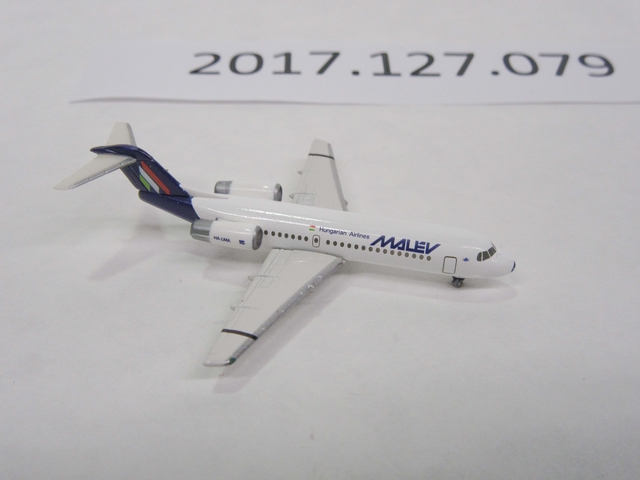 Miniature model airplane: Malev Hungarian Airlines, Fokker 70
