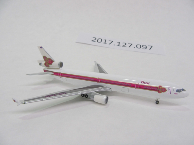 Miniature model airplane: Thai Airways, McDonnell Douglas MD-11