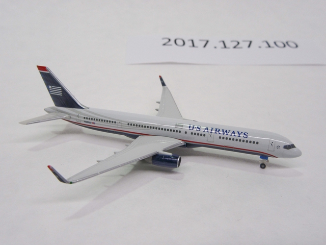 Miniature model airplane: US Airways, Boeing 757-200