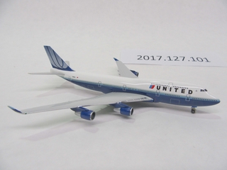 Image: miniature model airplane: United Airlines, Boeing 747-400