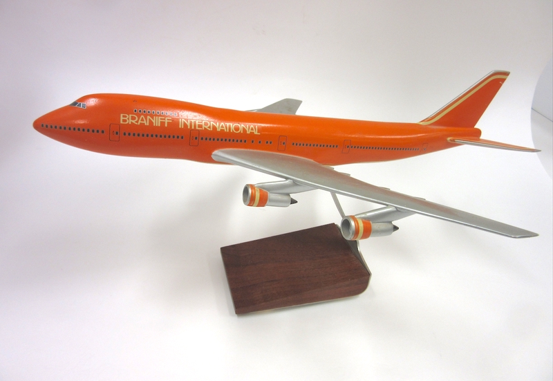 Image: model airplane: Braniff International Airways, Boeing 747