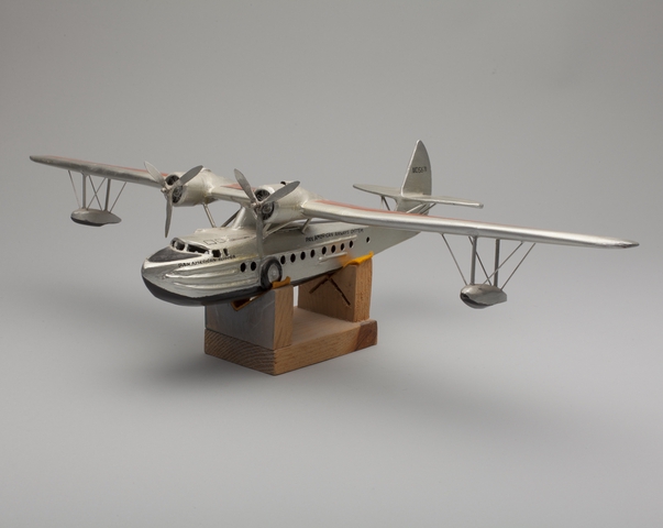 Model airplane: Pan American Airways System, Sikorsky S-43 Baby Clipper