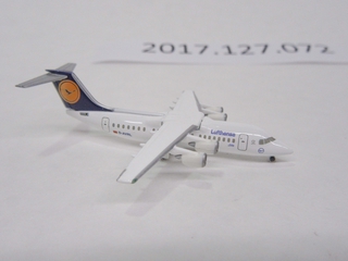 Image: miniature model airplane: Lufthansa CityLine, Avro RJ85