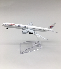 Image: miniature model airplane: China Eastern Airlines, Boeing 777-300ER